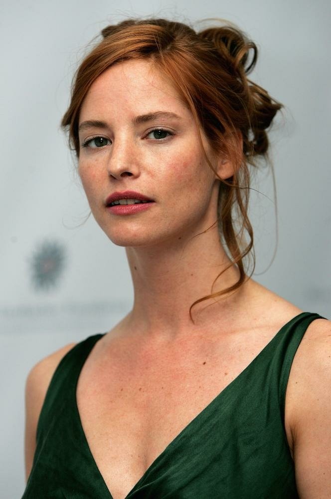 Sienna-Guillory-527.jpg