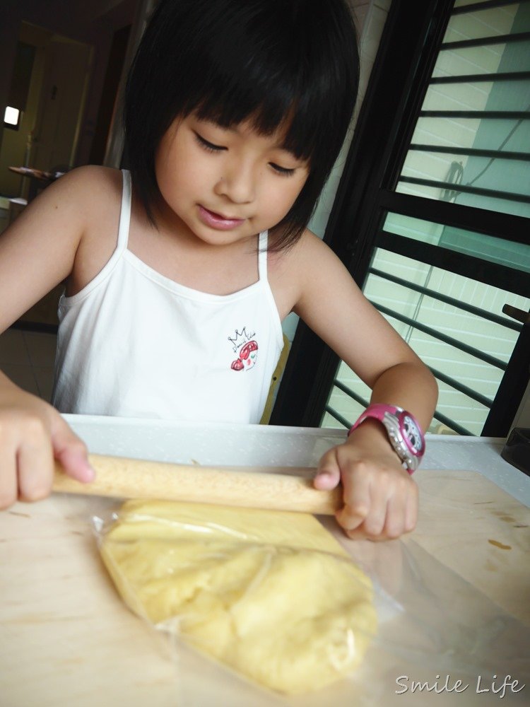 ▌食譜▌男生宿舍裡的少女心烘焙-幼幼班糖霜餅乾／自製收涎餅乾