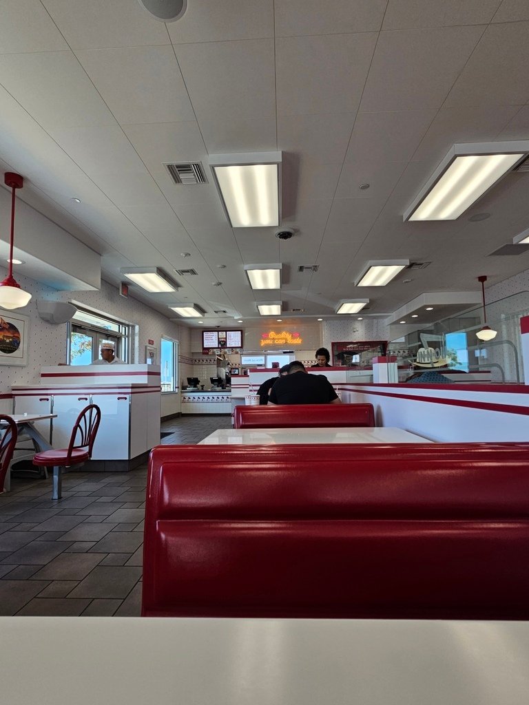 美國速食漢堡大亂鬥，In-N-Out、Shake Shack