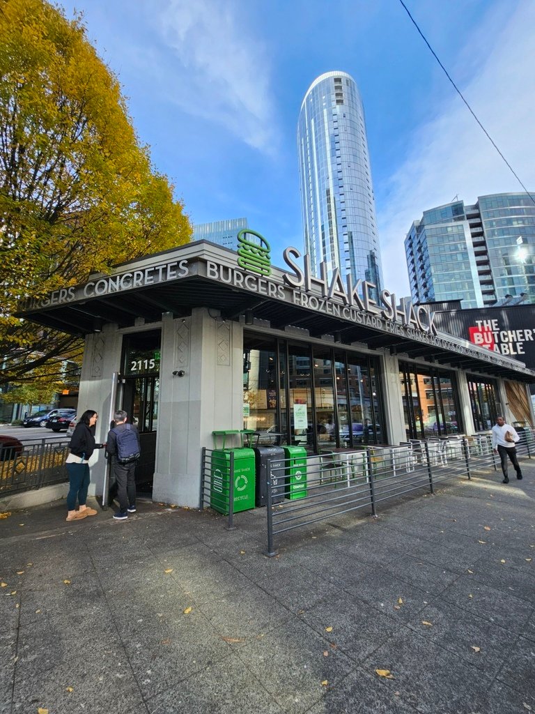 美國速食漢堡大亂鬥，In-N-Out、Shake Shack