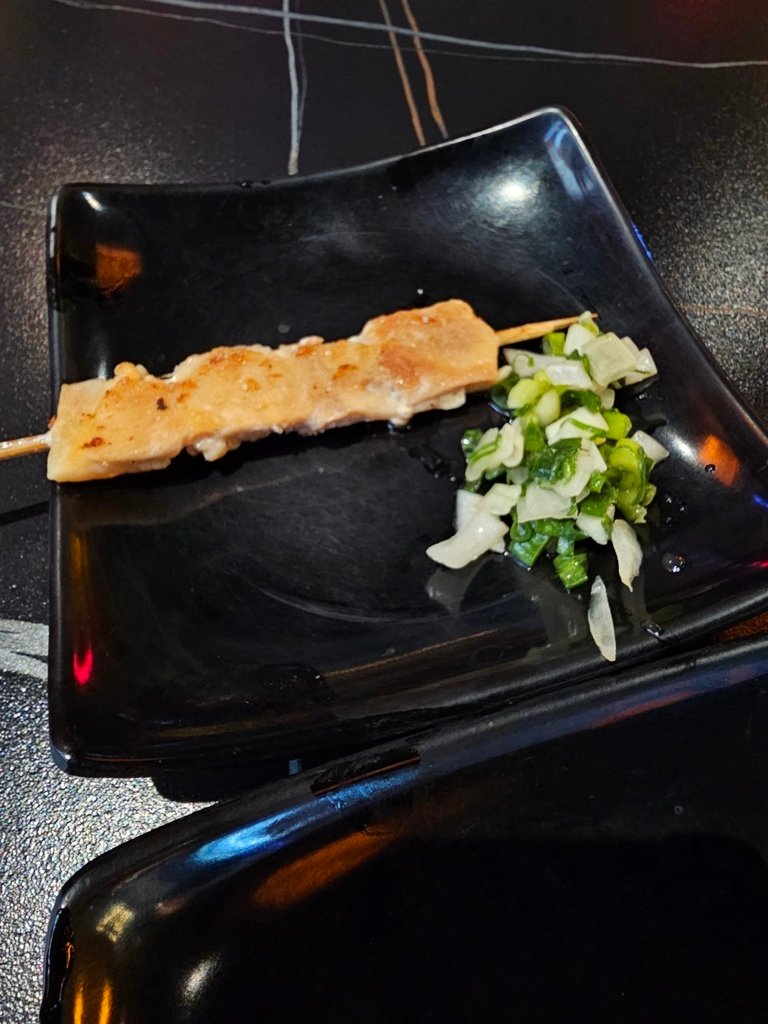 《高雄食記》開串|乾鍋串燒吃到飽，牛舌、干貝、烤魚、一夜干，