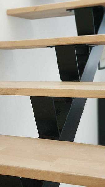 escalier limon central.jfif