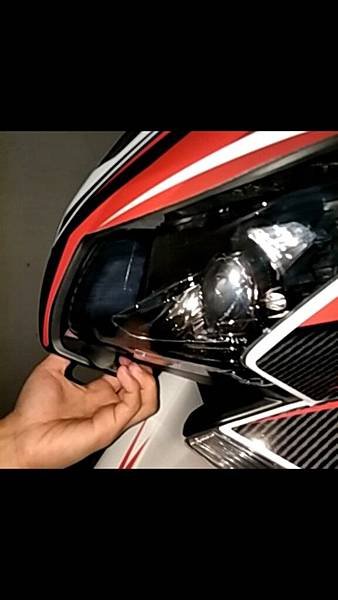 TMAX530拆解車頭大盾