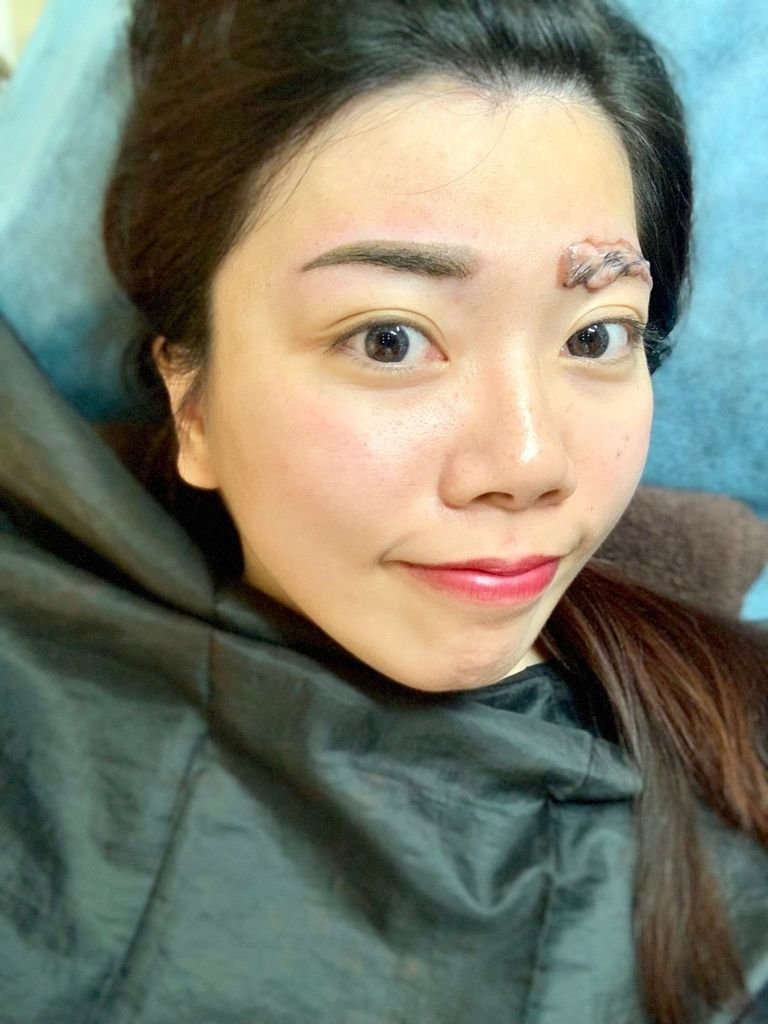 K.K beauty studio 桃園飄眉霧眉/美瞳線│素顏出門也不怕！超自然【女神光影霧眉】暈染層層堆疊細膩手法【刷眉粉般漸層】解決所有眉煩惱，讓你每天多睡20分鐘！