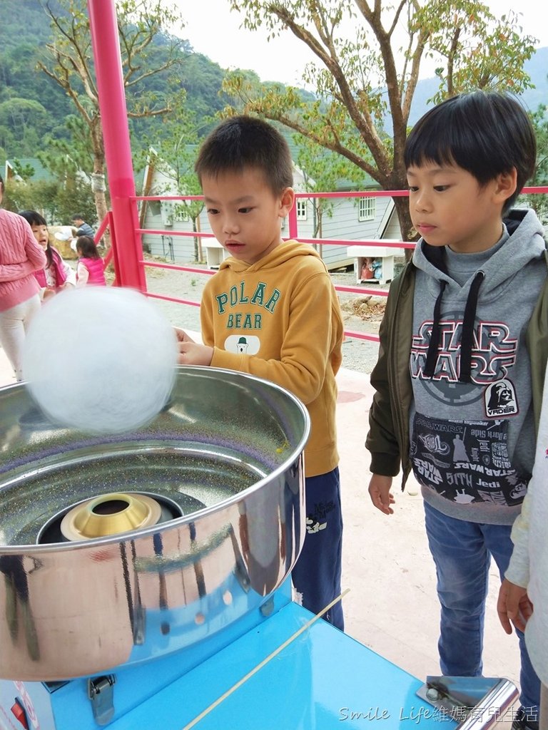 ▌森林人第06露▌南投水岸松林農場營地。風格獨特精靈村。哈比屋、水管屋、貨櫃屋、花園小木屋套房…任君挑選