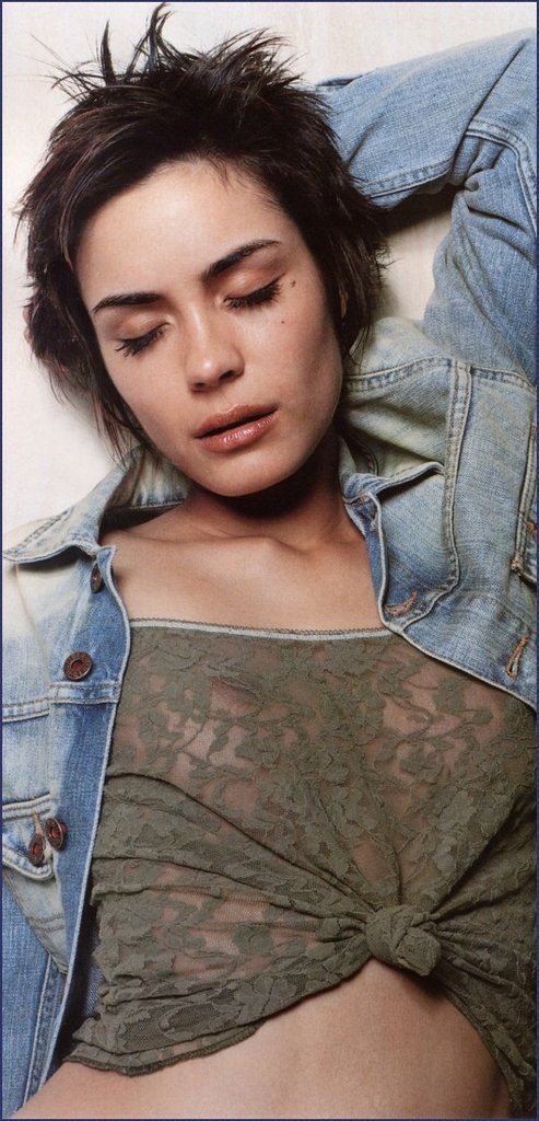 Shannyn-Sossamon-003.jpg