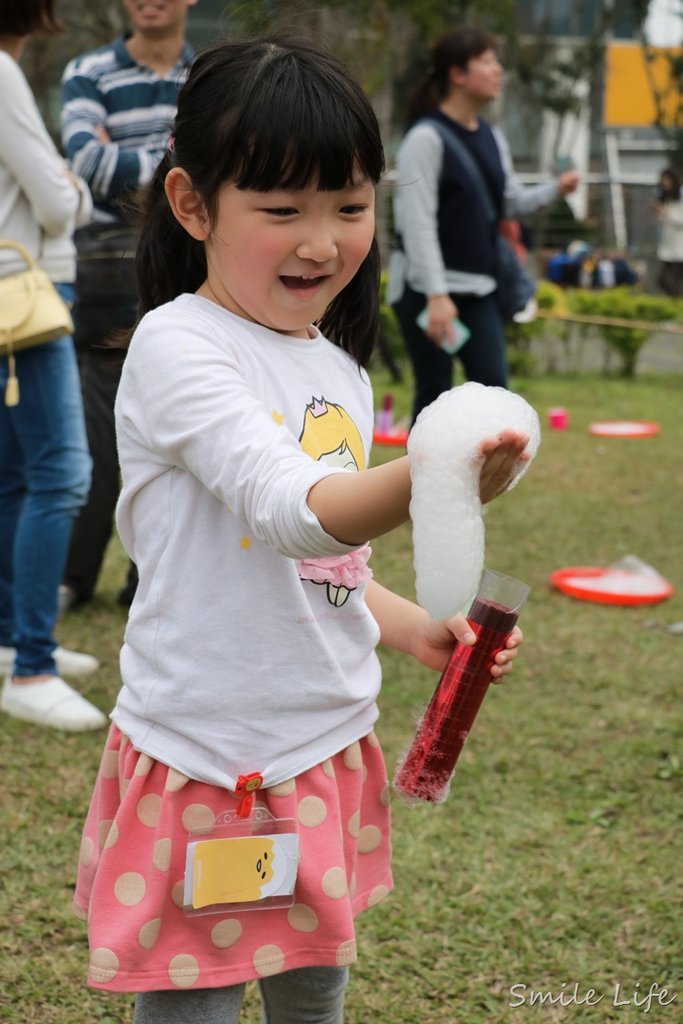 ▌親子活動▌街頭表演「泡泡奇蹟」。療癒系夢幻泡泡派對，陪伴大、小孩童年成長的美麗回憶