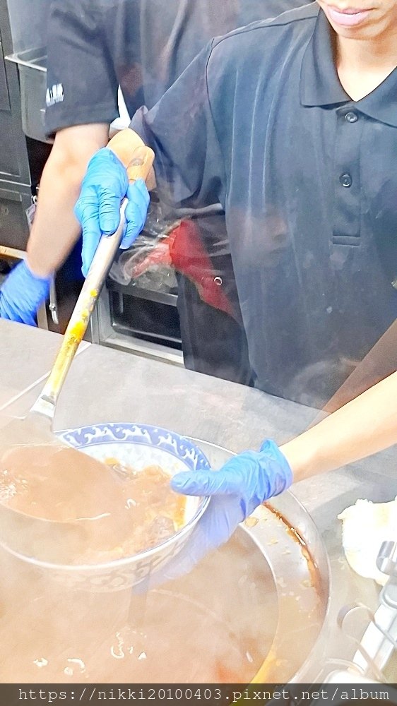 「牛肉麵．雞湯 新信義店」台北信義區牛肉麵宵夜必吃！濃郁紅燒
