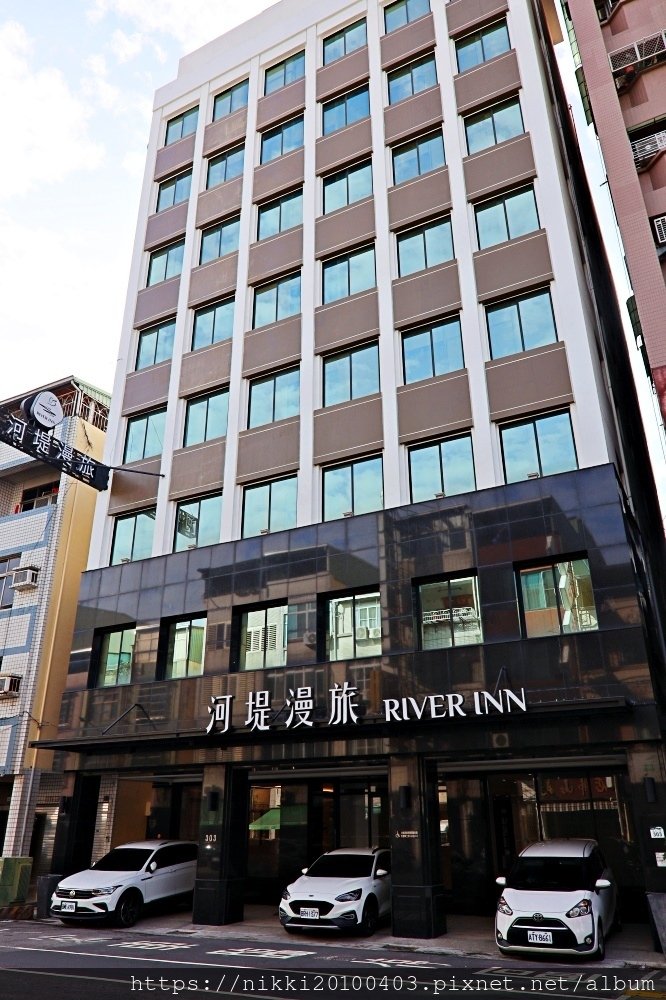 高雄河堤漫旅 自立館：一次滿足中央公園巨大聖誕裝置、魷魚遊戲