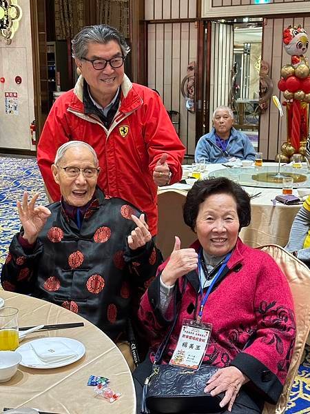 李中議員與100歲馬爺爺與95歲楊奶奶