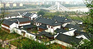 唐代宮廷寺院橫向平行的相鄰支柱的距離稱為「間」，縱向相鄰支柱