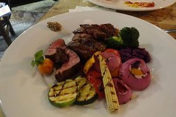 肉比較爛!但料理方式超棒!!!!大推!!!