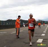 2011苗栗國際馬拉松，配速員首次登場！ (22).jpg