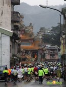『2012第四屆雙溪櫻花馬拉松，朦朧的櫻花好硬的山路！』 (1)