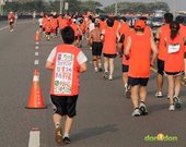 2012臺北國道馬拉松，充滿熱氣的柏油路 (5)