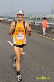 2012臺北國道馬拉松，充滿熱氣的柏油路 (10)