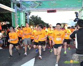 【主題賽事】-『2012PUMA螢光夜跑台北站，一場盛大的螢光party』  (3)