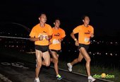 【主題賽事】-『2012PUMA螢光夜跑台北站，一場盛大的螢光party』  (8)