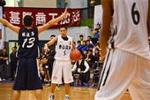 堯仔凶狠的眼神!
