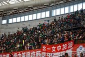 場邊很～多北一女校友
