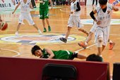 宇涵摔了
