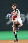 大島優子 日職開球 02.jpg
