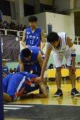 結果被打到地上去了Orz