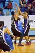 夾他!