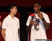 Nike球星LeBron James 與U19代表球員胡瓏貿 分享用運動在球場上的無所畏懼的精神.jpg