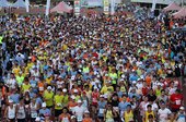 2011苗栗國際馬拉松大賽清晨吸引六千人響應.jpg