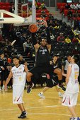 金酒布勞西氣勢萬均灌籃，今日繳出17分14籃板5火鍋仍未能替球隊拿下勝利