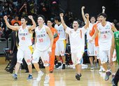 台灣大驚險奪勝 全隊振臂歡呼