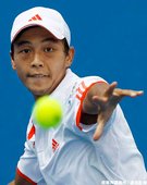 盧彥勳以7-5,6-2,6-2直落三擊敗Florent Serra闖進第三輪！