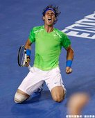 Rafael Nadal 驚險拿下第四盤搶七 追平盤數2-2 跪地握拳振奮不已