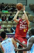 台銀許致強在第四節倒數三分鐘關鍵三分打奠定球隊勝基，攻下17分5籃板2助攻