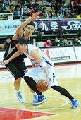 裕隆呂政儒快速運球切入，今日攻下全隊最高22分，助球隊拿下三連勝