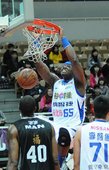 裕隆強森今日貢獻19分18籃板，以近「雙二十」的演出助裕隆以81比67擊退金酒