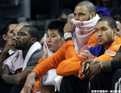 比賽落敗  尼克球員臉色也不太好看