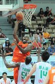 璞園戴維斯今日攻下全場最高21分12籃板，助球隊一路領先至終場擊敗台啤