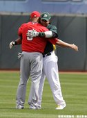 Manny & Pujols：我兩惺惺相惜，情不自禁......