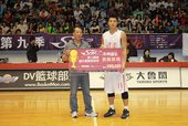 璞園以五勝一敗的優異成績再次蟬聯進化挑戰賽冠軍，隊長陳信安代表獲頒第三
