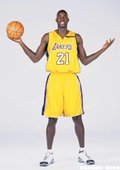 湖人球衣的Kevin Garnett