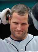 6. Russell Branyan 早知道不要起來拉窗簾防狗仔偷拍