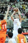 台銀徐偉勝在洋將約翰缺陣下扛起禁區重任，繳出15分8籃板，助球隊擊敗台灣大