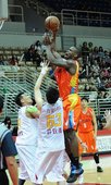 台灣大萊特拼出全場最高23分13籃板的優異表現，但球隊落敗也確認無緣季後賽