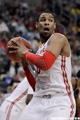 大學打中鋒的Sullinger升上NBA後將面對身高不足的問題，應該會往藍領球員發展