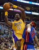 2004--玄冥二老，單飛不一定比較好-Karl Malone