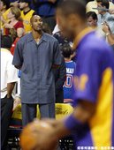 2004--玄冥二老，單飛不一定比較好-Karl Malone