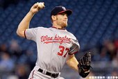 Strasburg 側面出手動作