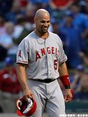 觀看捕手傷勢的普砲 Albert Pujols